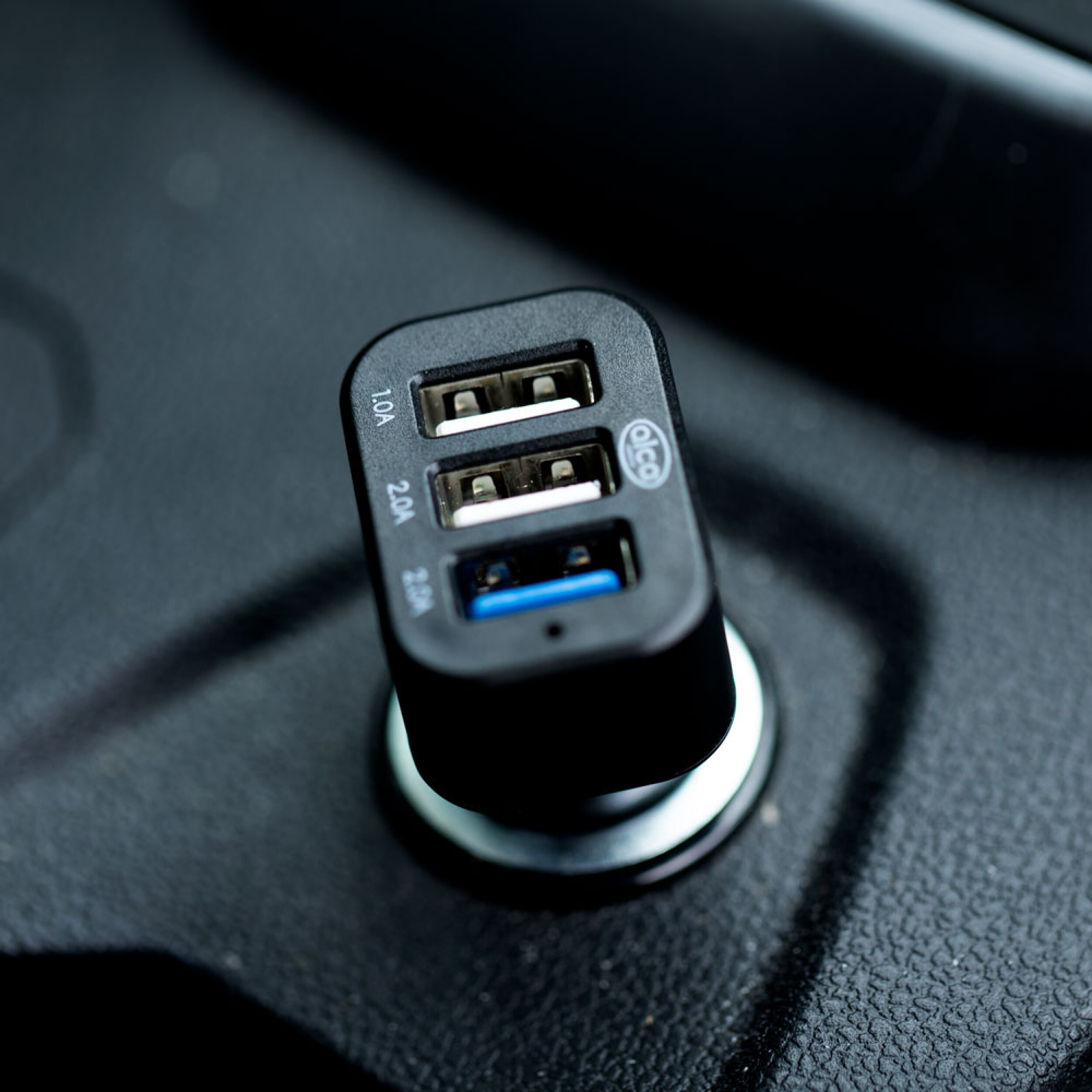 USB charger Quick charge 3.0 | alca® car plug USB