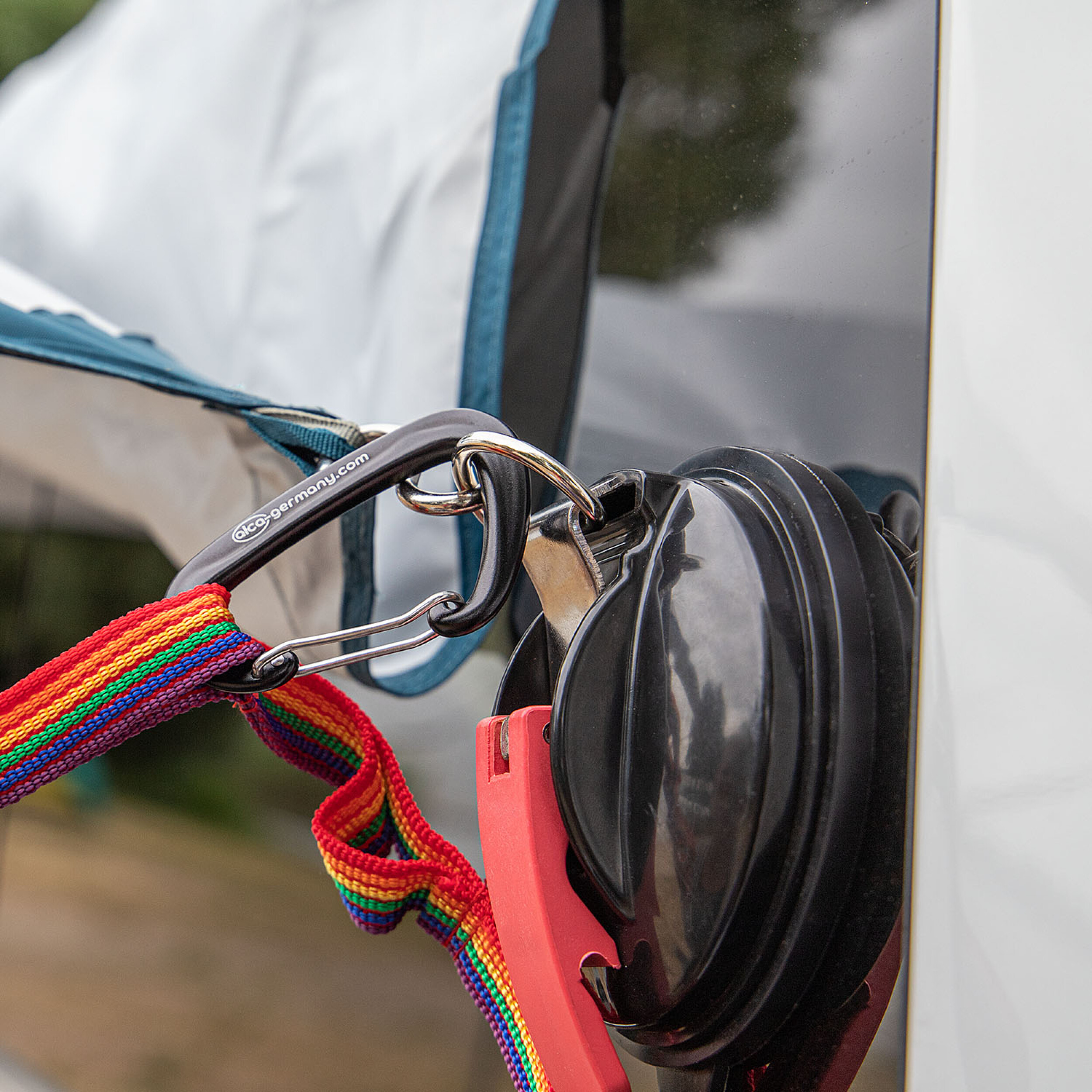 Suction cup attachment with hook | alca® SUCTION CUP