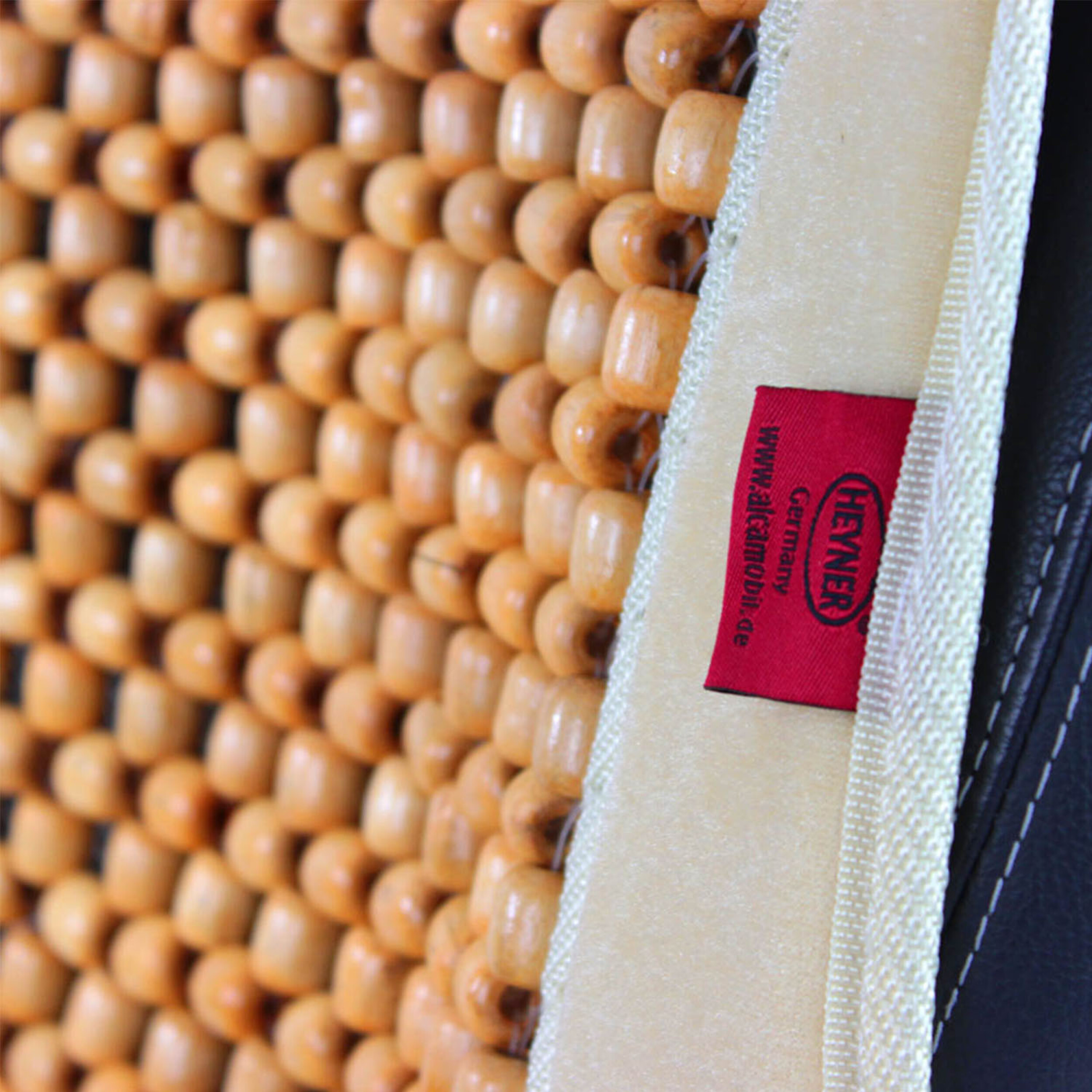 Premium Holzkugel-Sitzauflage | HEYNER® Velvet Comfort PRO