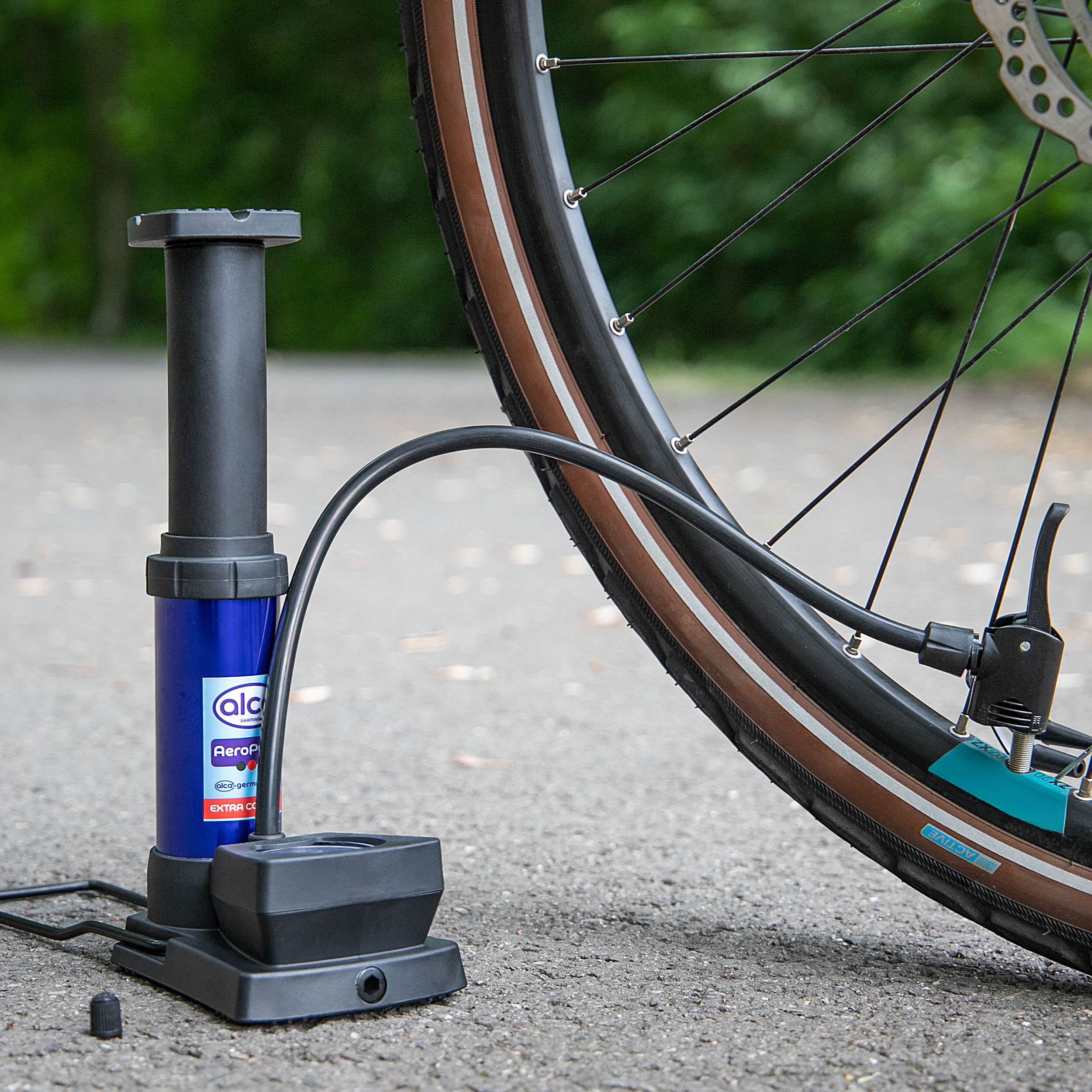 Mini Standfußpumpe mit Manometer | alca® MINI AERO PUMP 11 bar