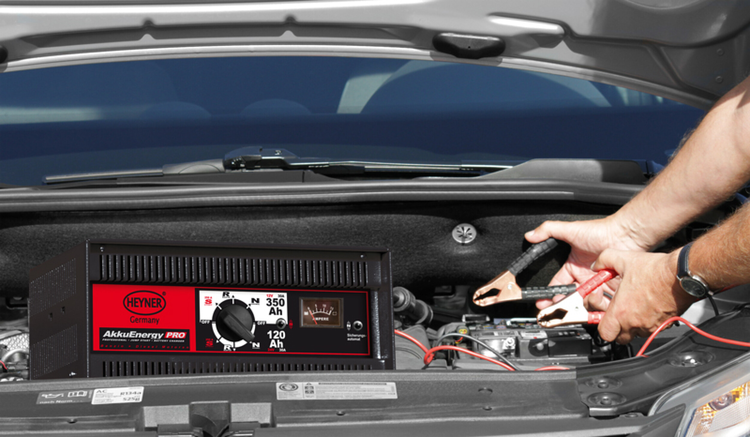 Autobatterie-Ladegerät mit Starthilfe-Funktion | HEYNER® AkkuEnergy PRO