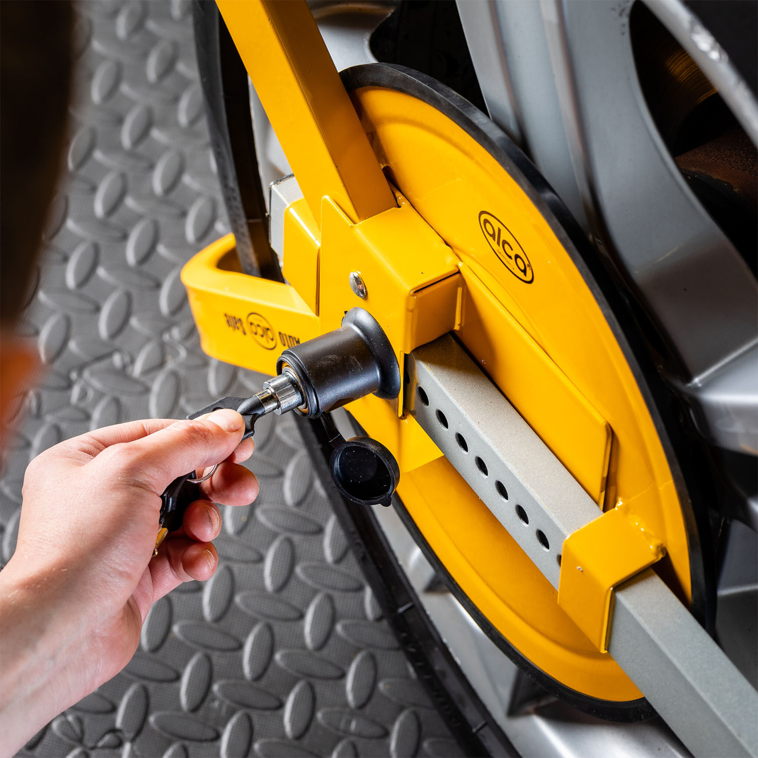 Radbolzenabdeckung für Radkralle | alca® AutoSafe PowerCover Plus