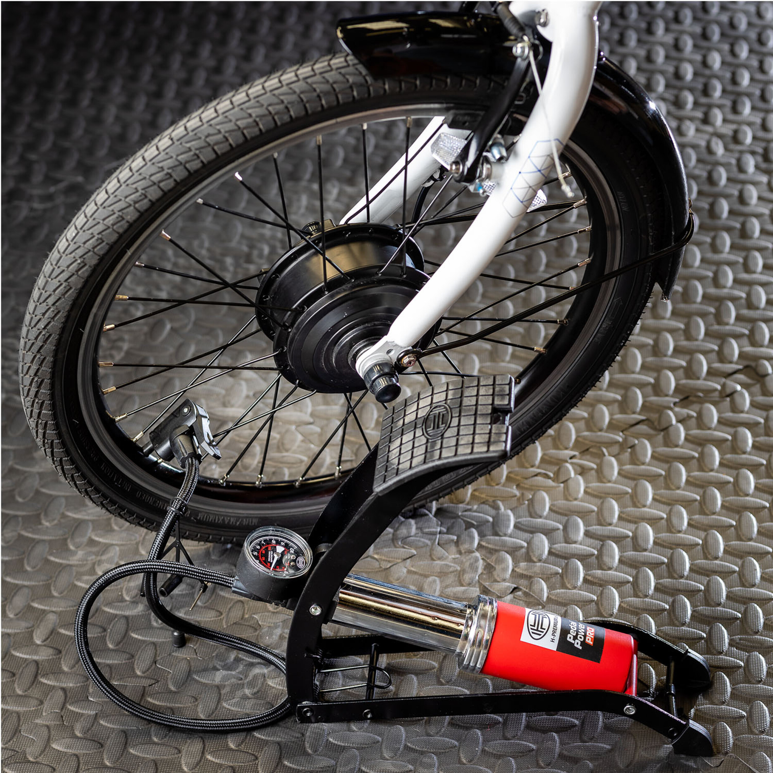 Fußluftpumpe mit Manometer | HEYNER® PedalPower PRO