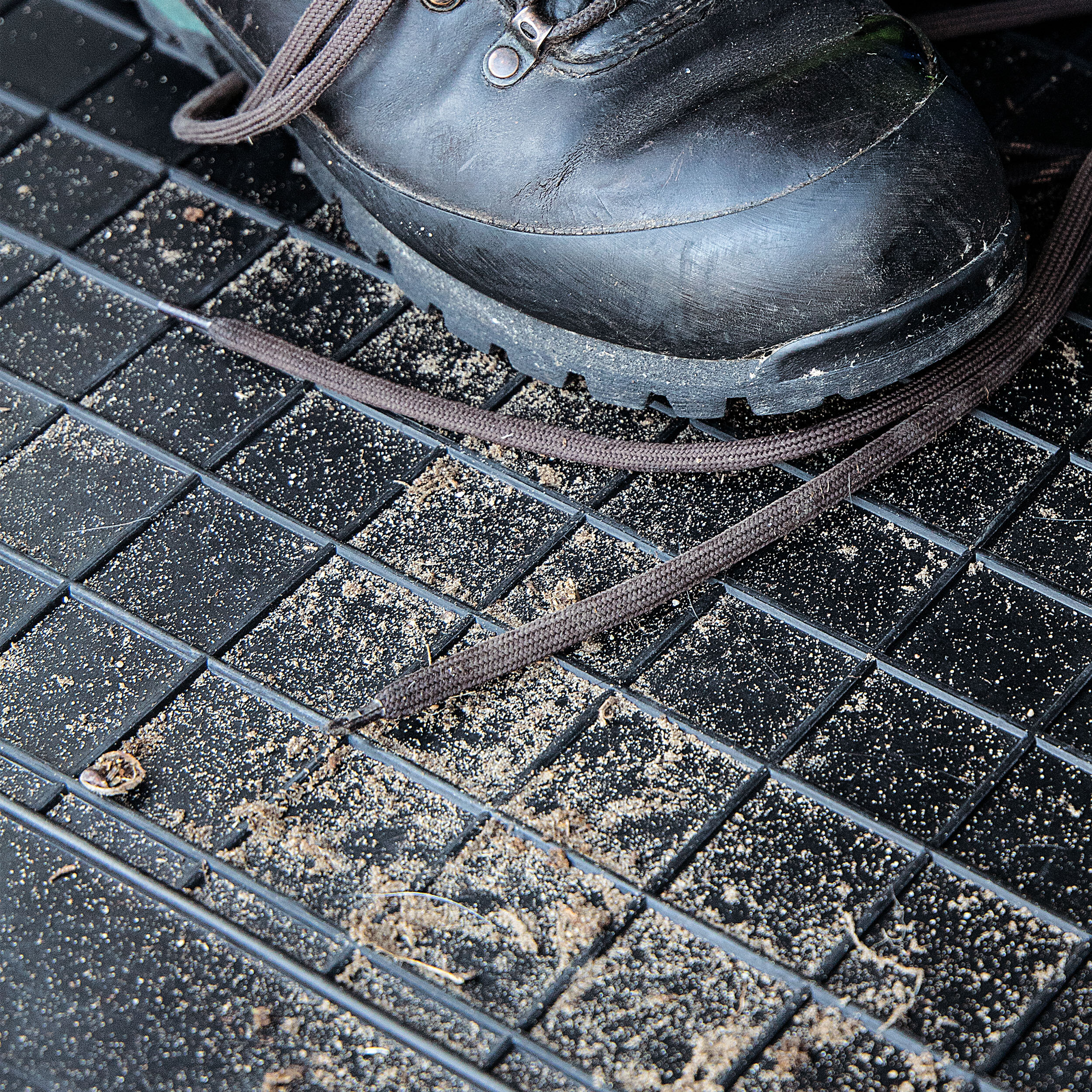 Rubber floor mats can be cut to size | alca® CarProtect Driver