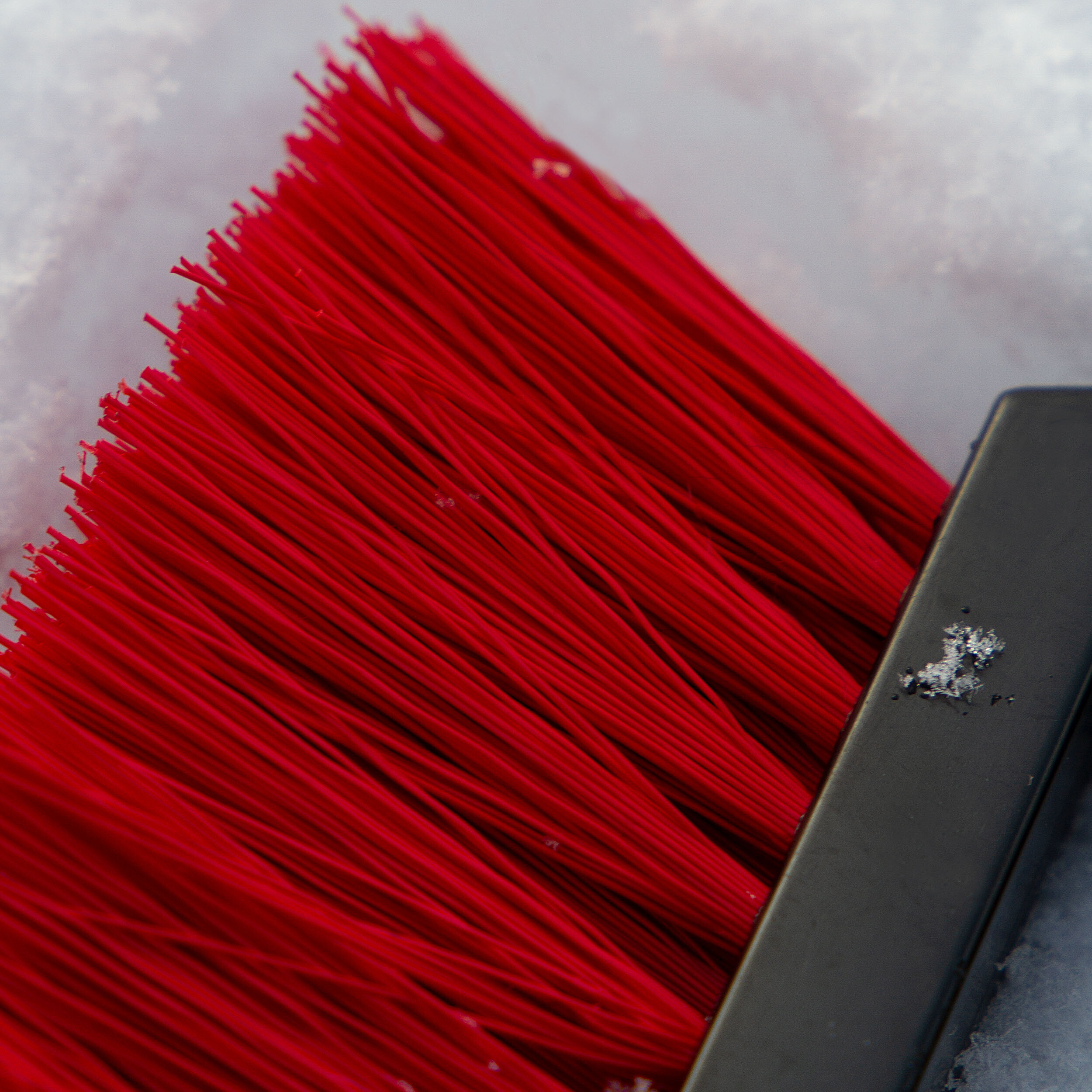 Eiskratzer mit Besen und breiter Klinge 65cm | HEYNER® SnowStar Robust PRO